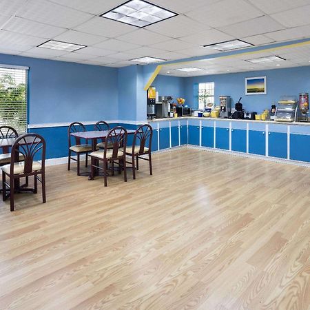 Days Inn By Wyndham Waycross Kültér fotó