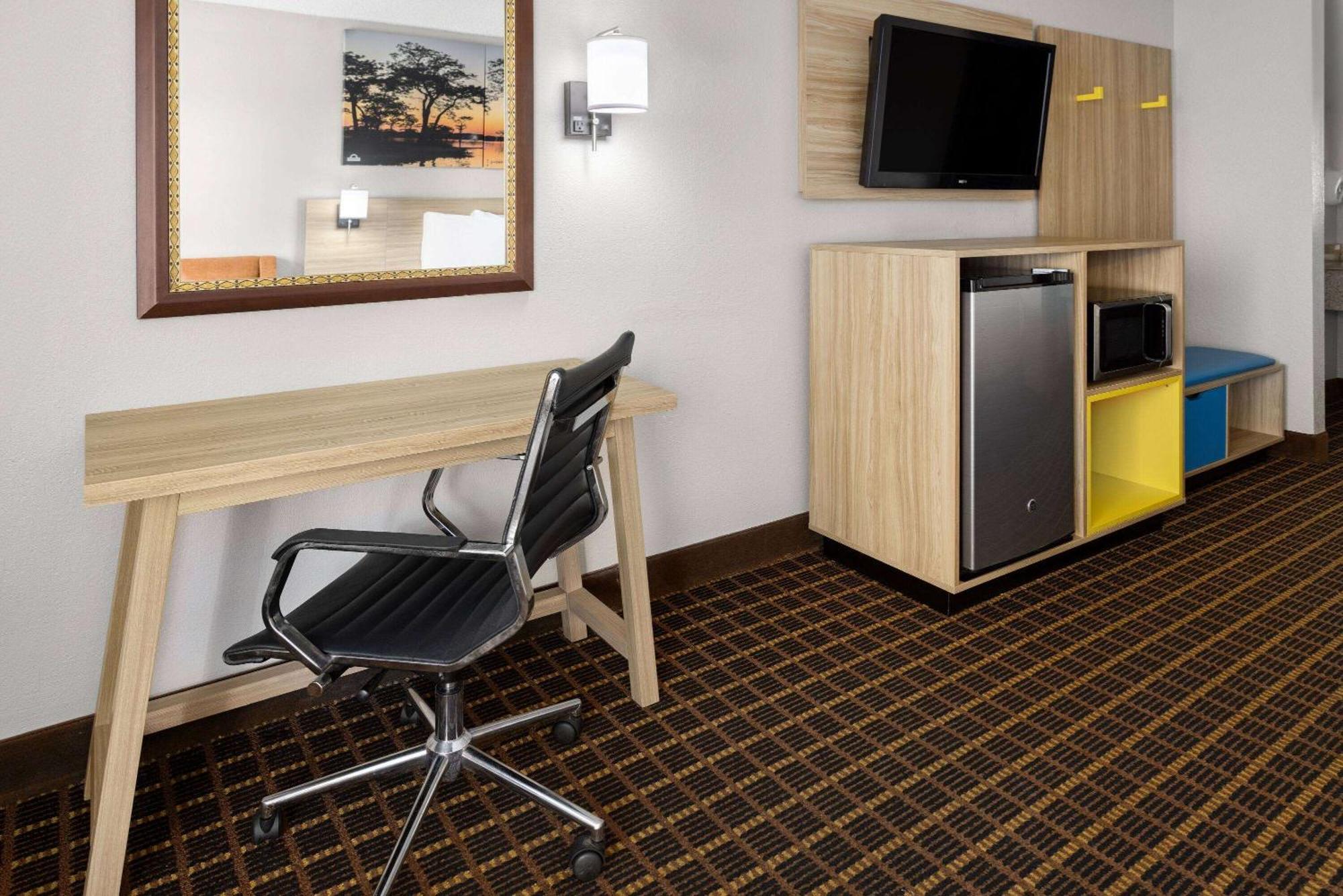Days Inn By Wyndham Waycross Kültér fotó