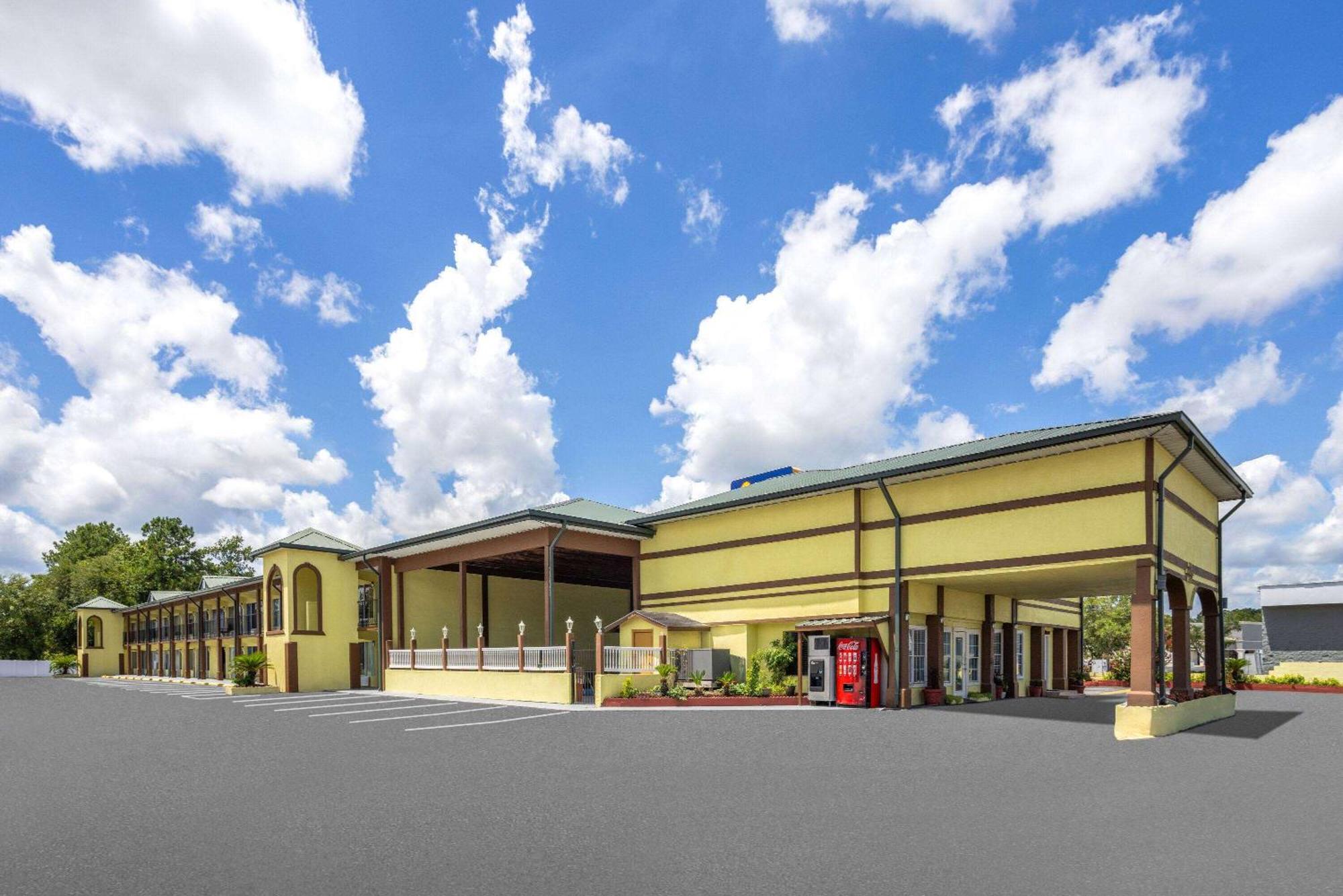 Days Inn By Wyndham Waycross Kültér fotó