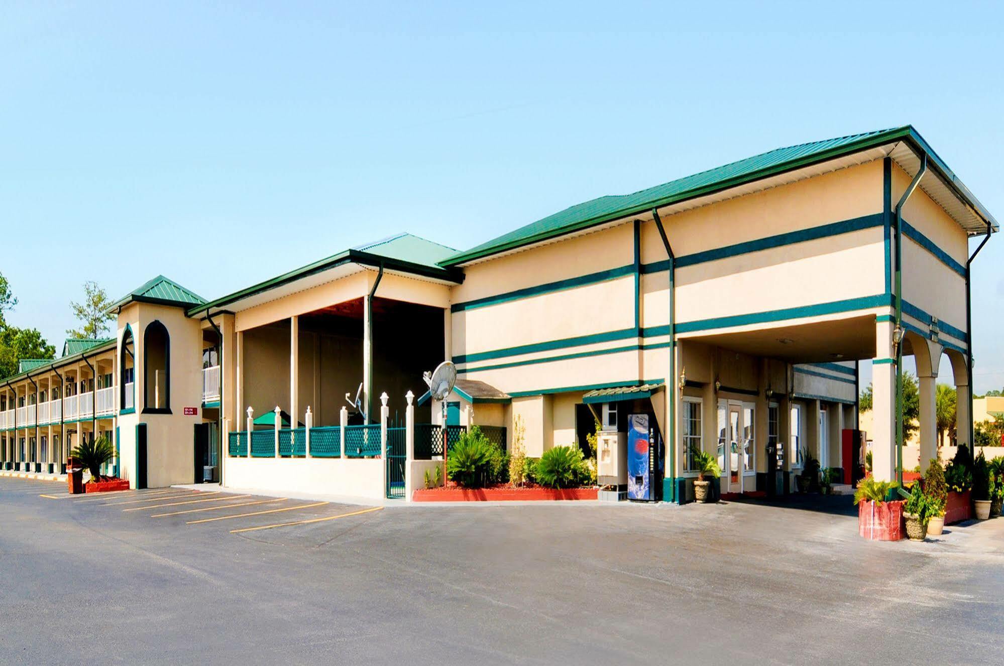 Days Inn By Wyndham Waycross Kültér fotó